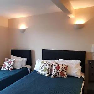 Kgt House 3*, Dublin Ireland